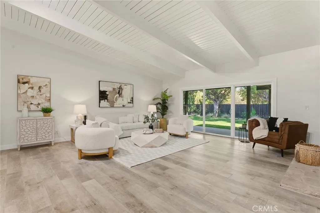 6020 Neddy Avenue, Woodland Hills, California 91367 home-pic-6